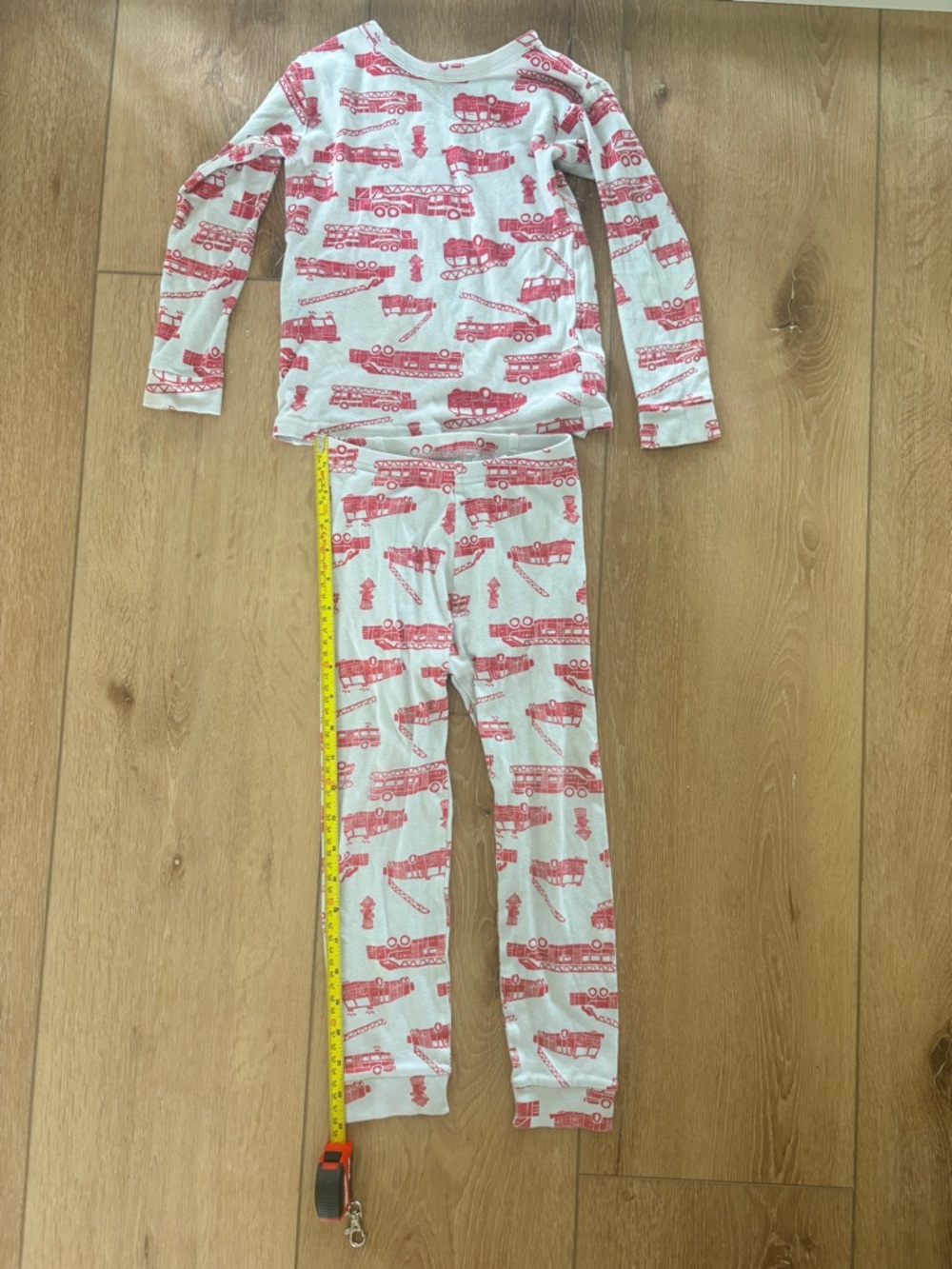 GAP Kids White and Red Firetruck Pajama Set size 5